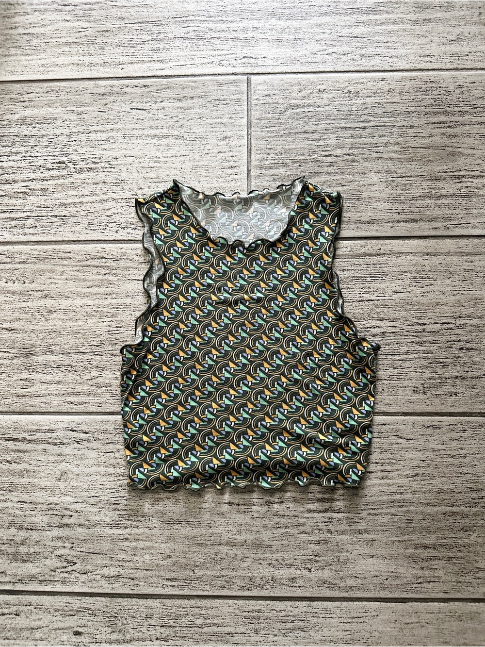 SHEIN Green and Black Geometric Ruffle Crop Top